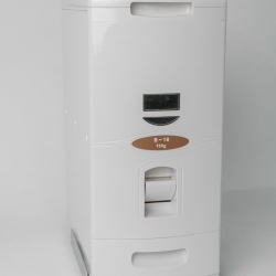 Thùng đựng gạo âm tủ Inoxen RBA-300ESM