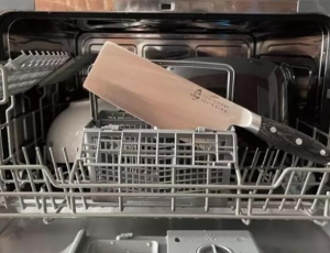 Ba sai lầm khi vệ sinh dao trong nhà bếp